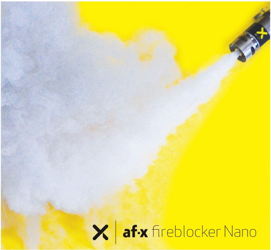AF-X Fireblocker Nano under utløsning — kondensert aerosol-sky